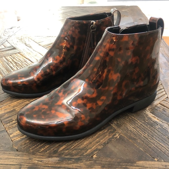 NWOT Tortoise Shell Aerosoles Spencer Booties - Picture 8 of 8
